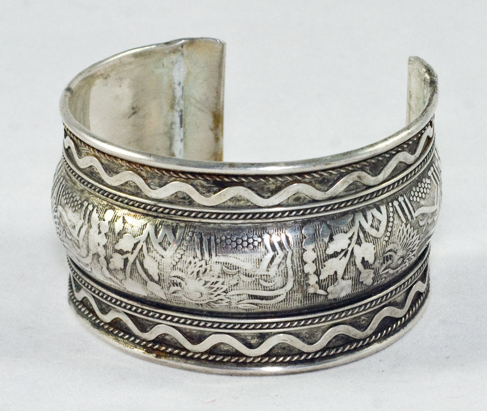 Metal cuff