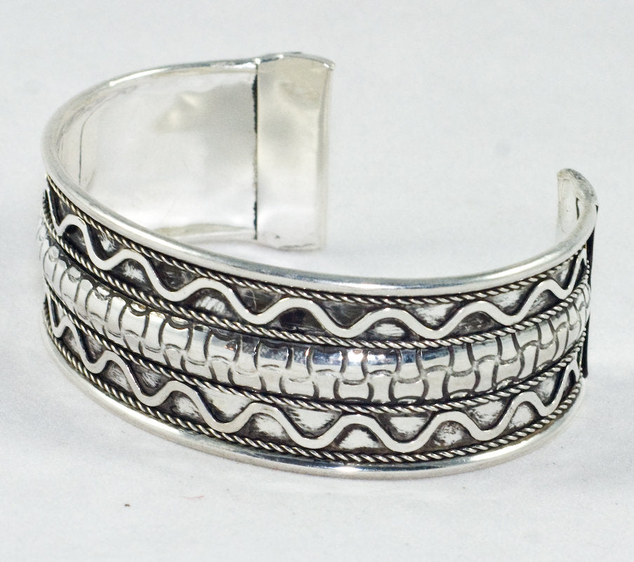 Metal cuff